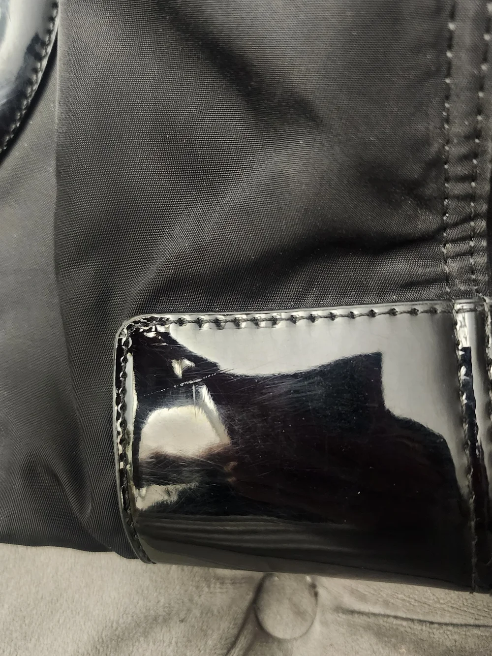 Tory Burch Black Patent Logo Tote Detail - Great Condition - Clean Inside - Picture 5 of 11